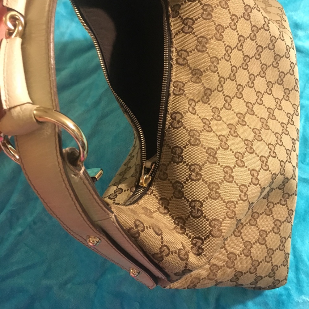 Gucci Horsebit Hobo in excellent condition.
